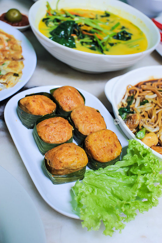 娘惹烤鱼饼(Otak Otak fish Cakes)和土生华人美味，马来西亚马六甲州